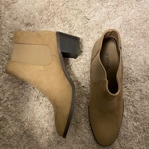 Varia Block Heel Bootie